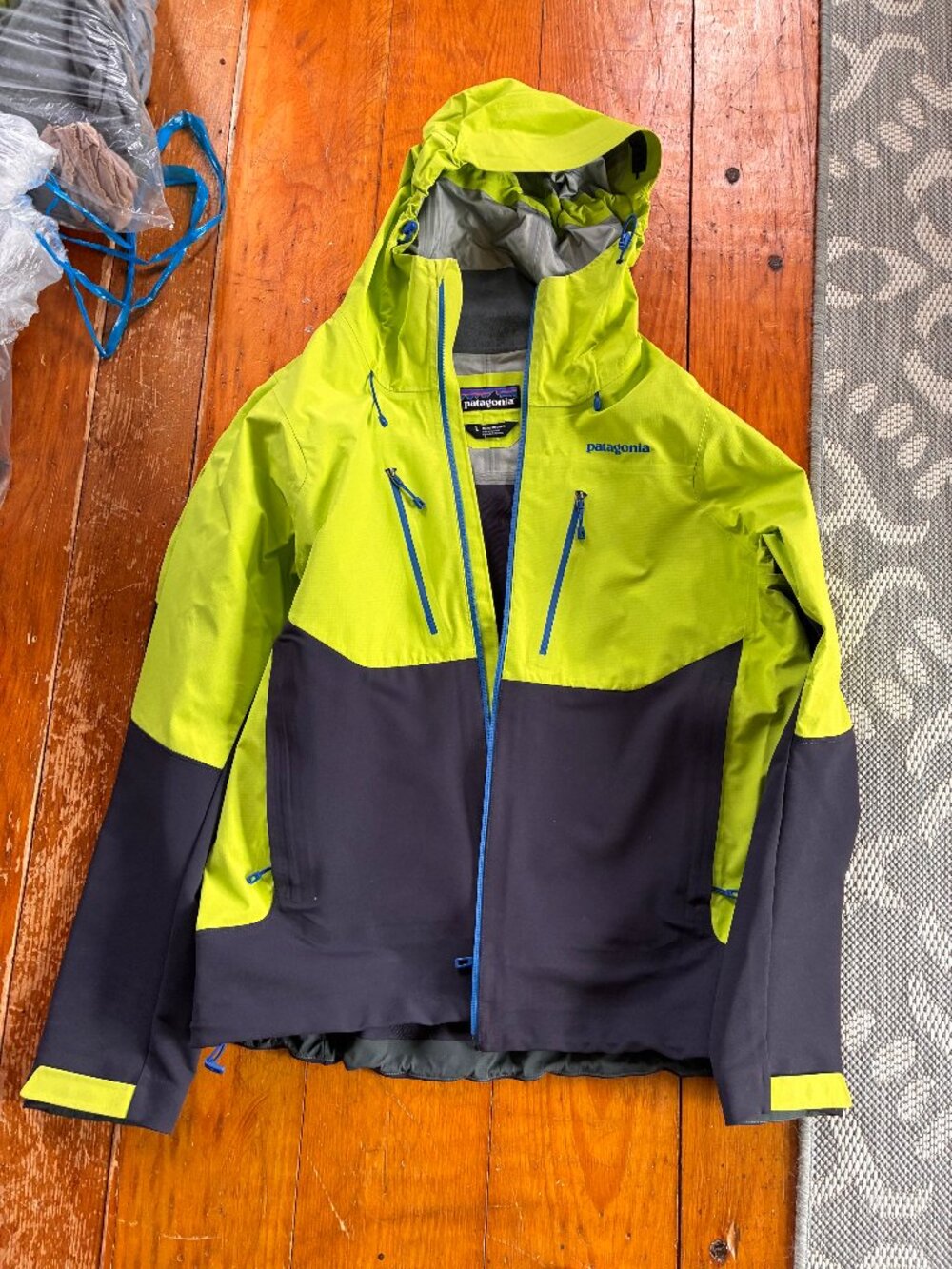 Patagonia raincoat excellent condition Men's - L